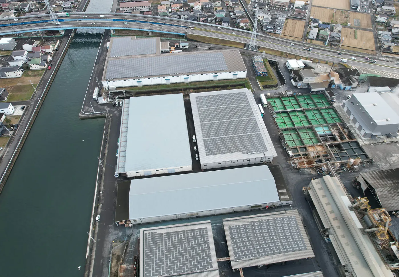 上空から見た工場の様子